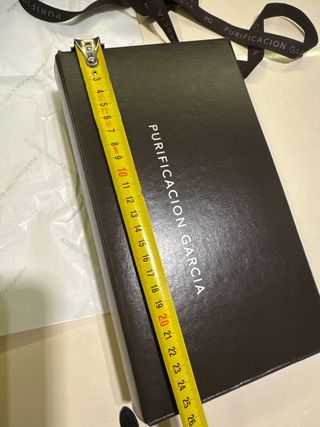 Bolsa, caja, papel y lazo Purificación Garcia