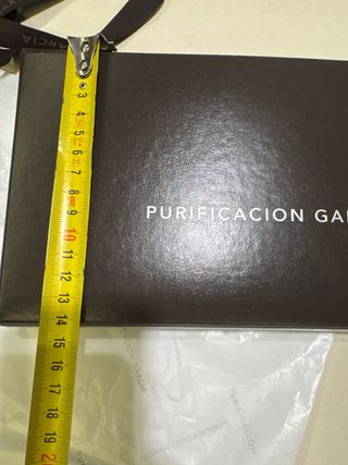 Bolsa, caja, papel y lazo Purificación Garcia