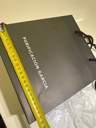 Bolsa, caja, papel y lazo Purificación Garcia