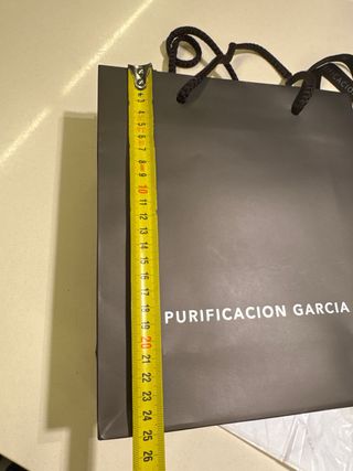 Bolsa, caja, papel y lazo Purificación Garcia