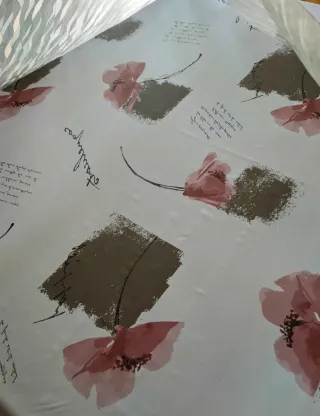 2 Tovaglie copritavolo fantasia floreale