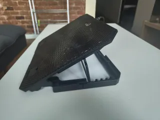 Soporte elevador portátil negro con ventilador