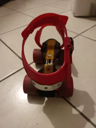 Pattini a rotelle rossi per bambini