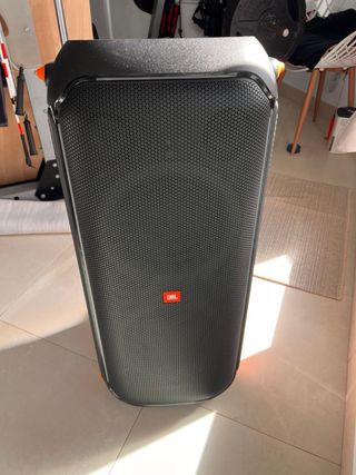 Altavoz JBL Negro y Naranja