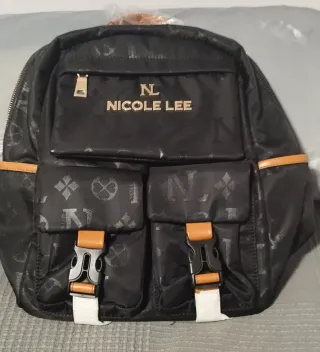 Mochila Nicole Lee Negra con Logo Dorado