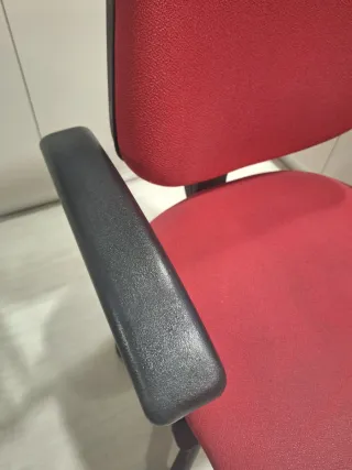 Silla de oficina roja