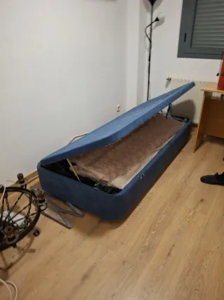 Cama canapé tapizado tela y madera