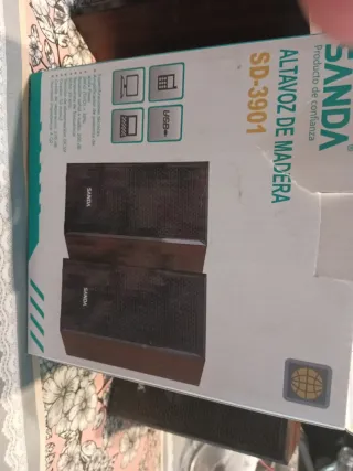 Altavoces de madera Sanda