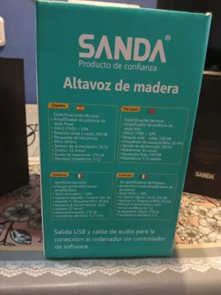Altavoces de madera Sanda