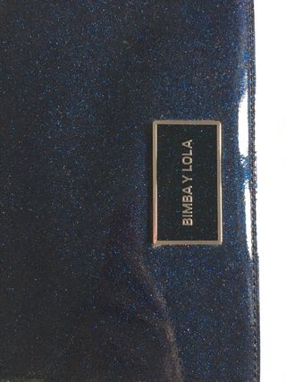 BIMBA Y LOLA clutch azul con brillo