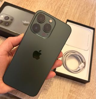 iPhone 13 Pro Verde 256GB + 4 Carcasas