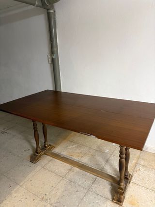 Mesa de madera para restaurar