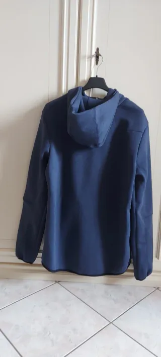 Giacca sportiva blu con cappuccio