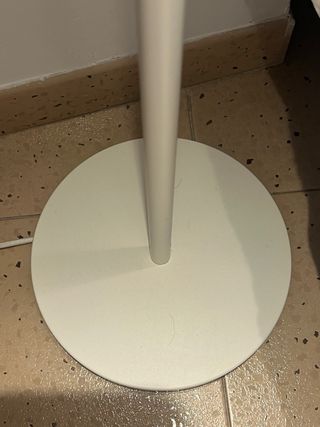 Lámpara de pie blanca