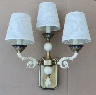 Conjunto de 2 apliques de bronce con pantallas