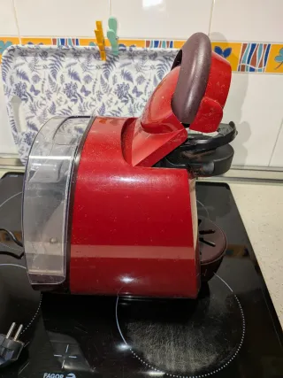 Cafetera Bosch Tassimo Roja