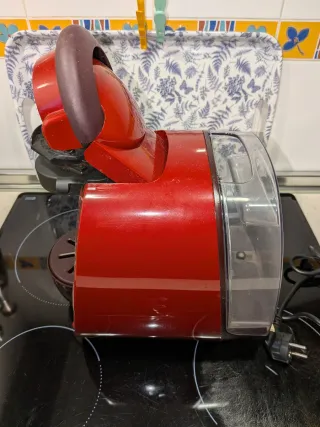 Cafetera Bosch Tassimo Roja