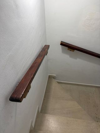 Pasamanos de madera para escaleras