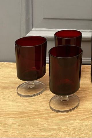 Copas de vino Cavalier cristal rojo rubí
