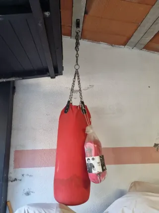 Saco de boxeo rojo