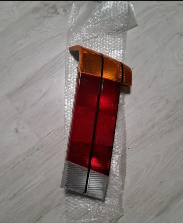 ALFA ROMEO 75. JUEGO PILOTOS TRASEROS.