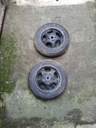 Llantas Piaggio Zip