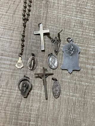 Lote religioso: Rosario y medallas