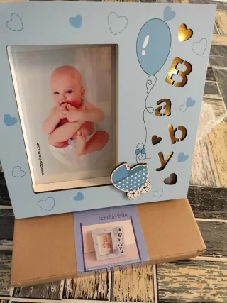 Marco de fotos para bebé con globos y carrito