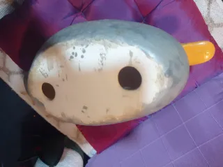 Pato decorativo de cerámica gris y amarillo