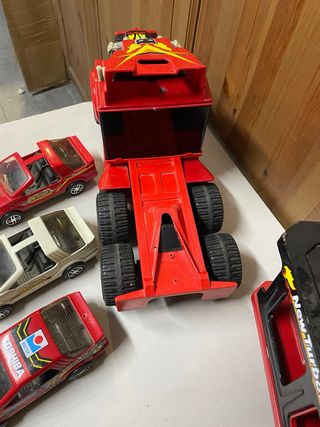 Camión Gozan Turboleader con coches