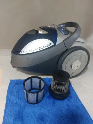 Urge : Aspirador Ufesa Cycletron 2000W Sin Bolsa.