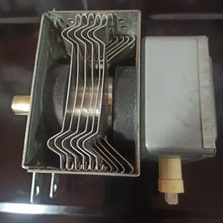 Magnetrón Galanz M24FB-210A