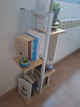 Estantería madera y metal blanca