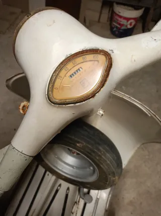 Vespa 125 l  antigua