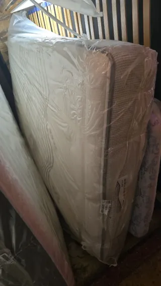 Colchón nuevo y de segunda mano