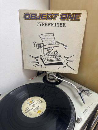 Object One - Typewriter (( Oscar ))