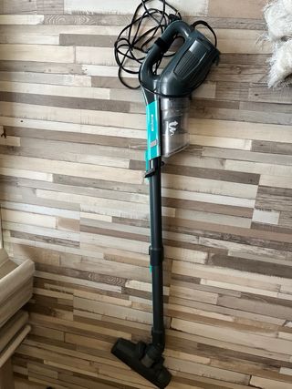 Aspiradora vertical color turquesa