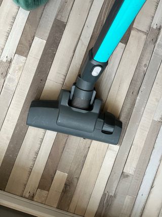 Aspiradora vertical color turquesa