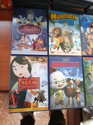 Películas Disney DVD: Mulan, Aladdin, Madagascar
