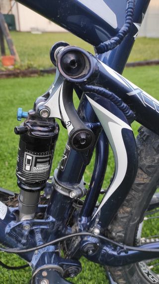 Bicicleta Montaña Doble Suspensión.