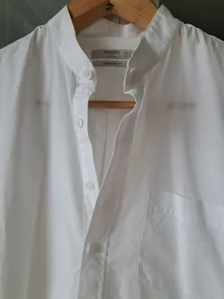 Camisa blanca cuello mao