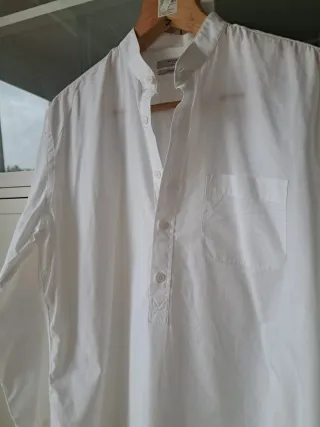 Camisa blanca cuello mao