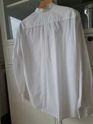 Camisa blanca cuello mao