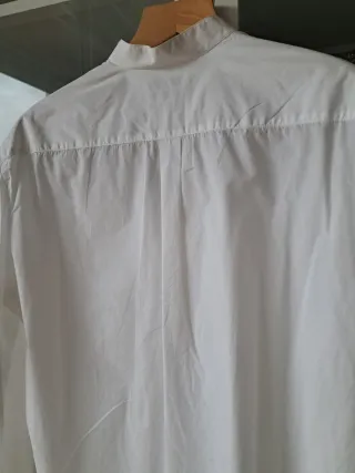 Camisa blanca cuello mao