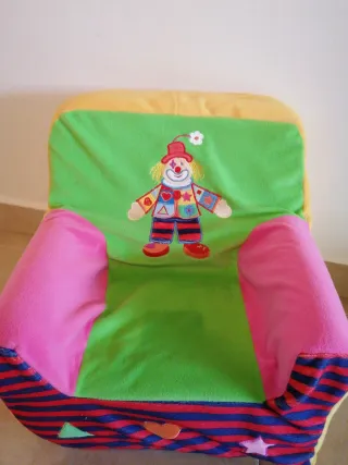 Sillón infantil con divertido diseño de payaso