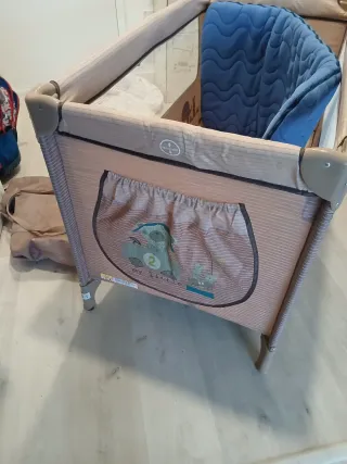 Cuna de viaje con colchón