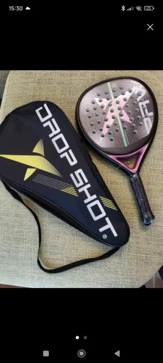 Pala de pádel Drop Shot con funda