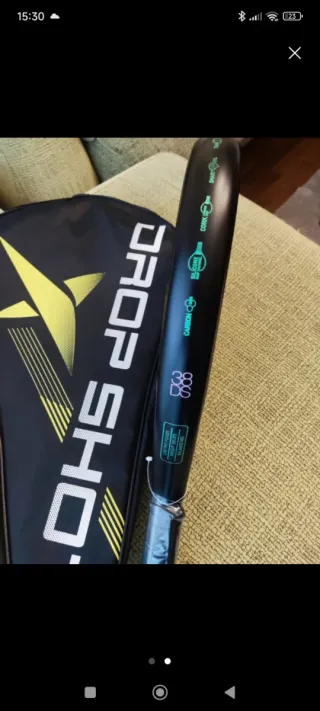 Pala de pádel Drop Shot con funda