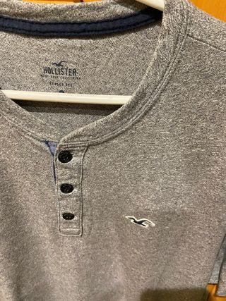Camiseta Hollister Gris Manga Corta