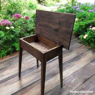 Mesa auxiliar castaño floral años 60